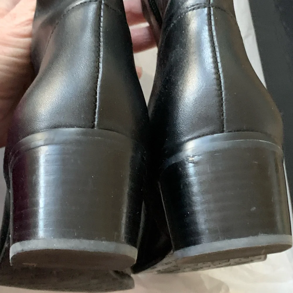 TAHARI “Kaley” Women’s Black Leather Round Toe Side Zipper Boots